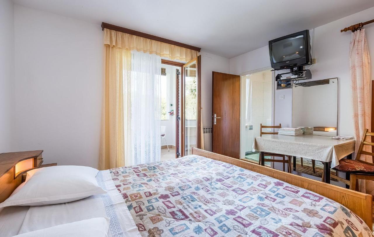 Ana Apartment Пореч Екстериор снимка